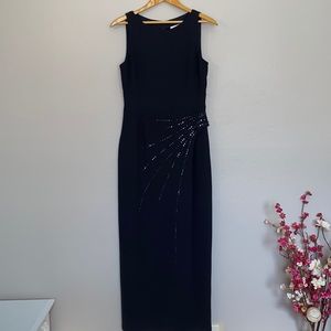 ✨Stunning little black dress!